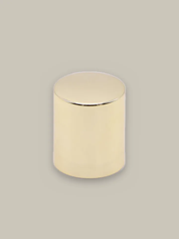Designer cap, gold