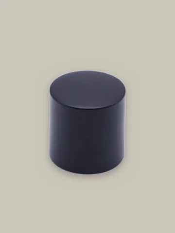 Designer cap, glossy black