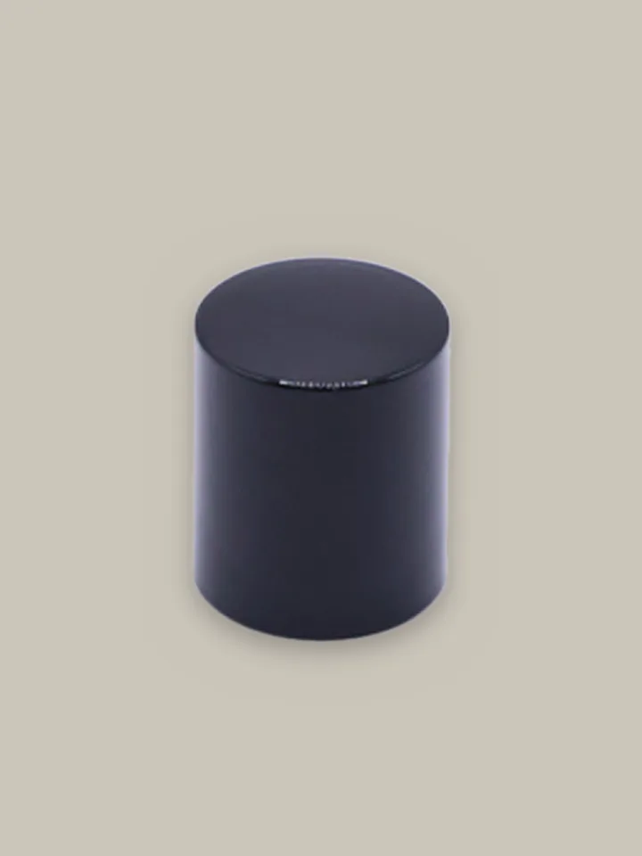 Designer cap, glossy black