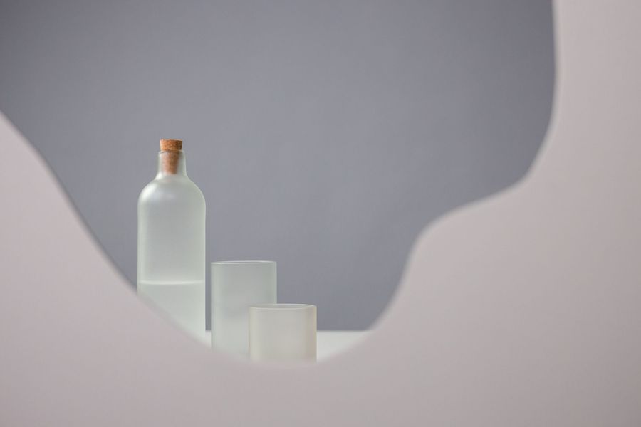 Perfume Bottle Caps: Zamac, Surlyn, Wood, Magnetic and Plastic Compared
