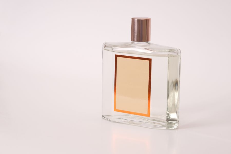 Parts of a Perfume Bottle: Glass, Pump, Collar, Cap and Box